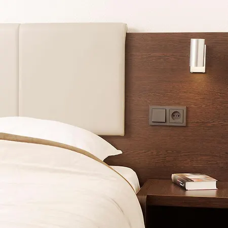 Hotel Western Dam Square 3*