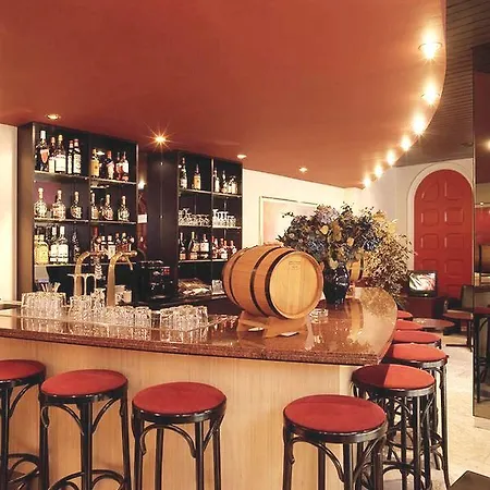 Western Dam Square 3*