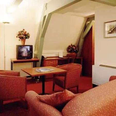 Western Dam Square Otel