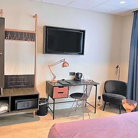 Western Dam Square 3*