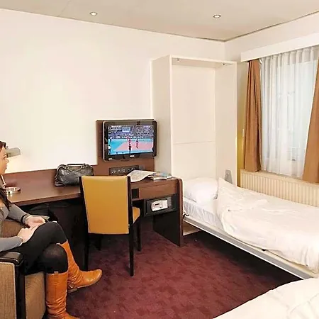 Western Dam Square 3* Amsterdam