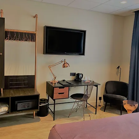Western Dam Square Hotel 3*