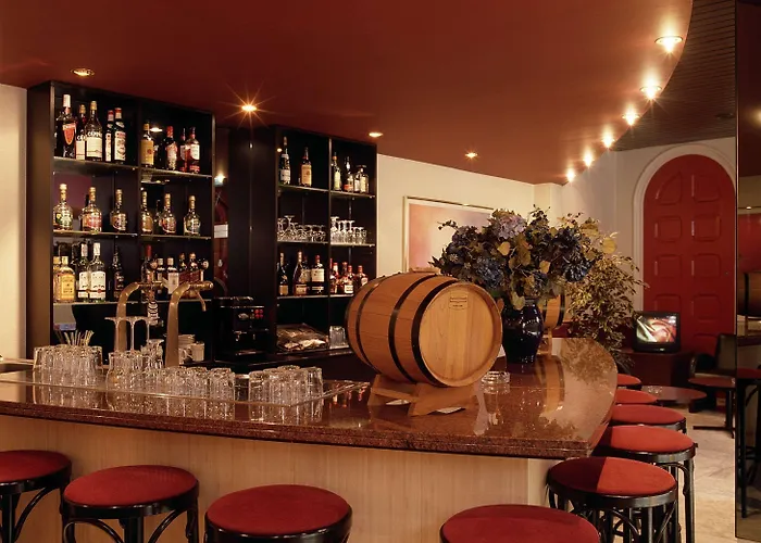 Western Dam Square Hotel