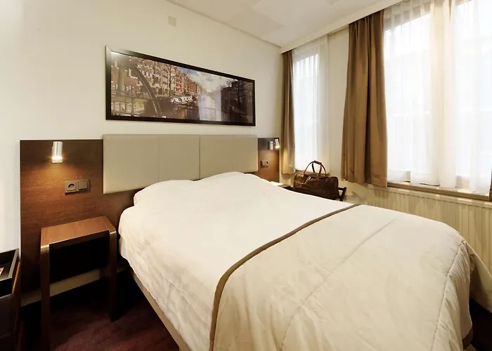 Western Dam Square 3*