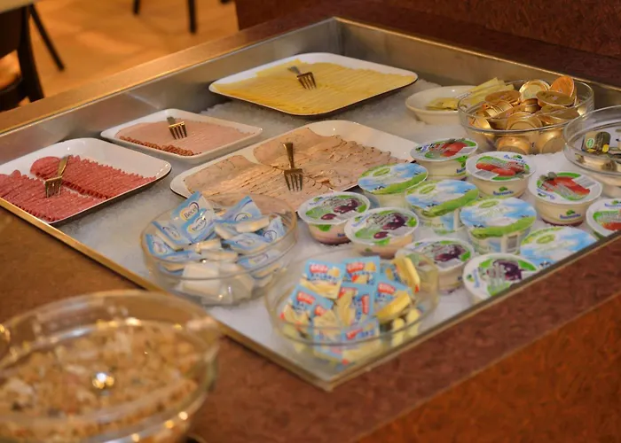 Western Dam Square Hotel 3*