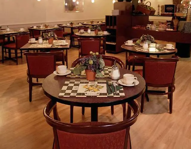 Western Dam Square Hotel