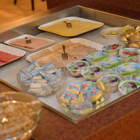 베스트 웨스턴 담 스퀘어 인 호텔 3*