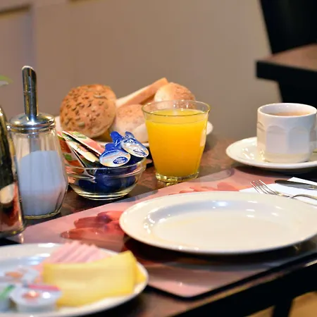 Western Dam Square 3*