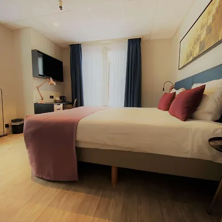 Western Dam Square Hotel