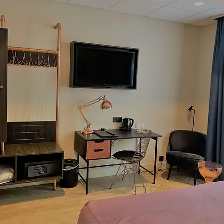 Western Dam Square Hotel 3*